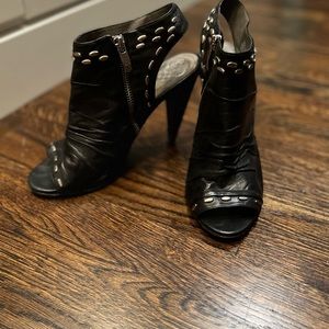 Vince Camuto leather black open toe booties size 8